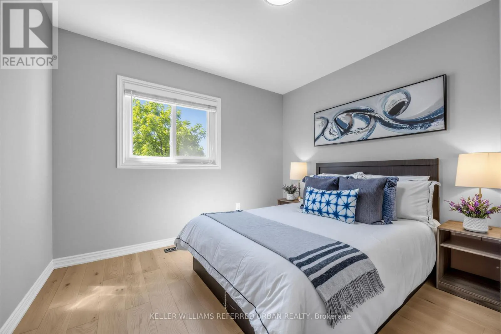 350 PICKERING CRESCENT
