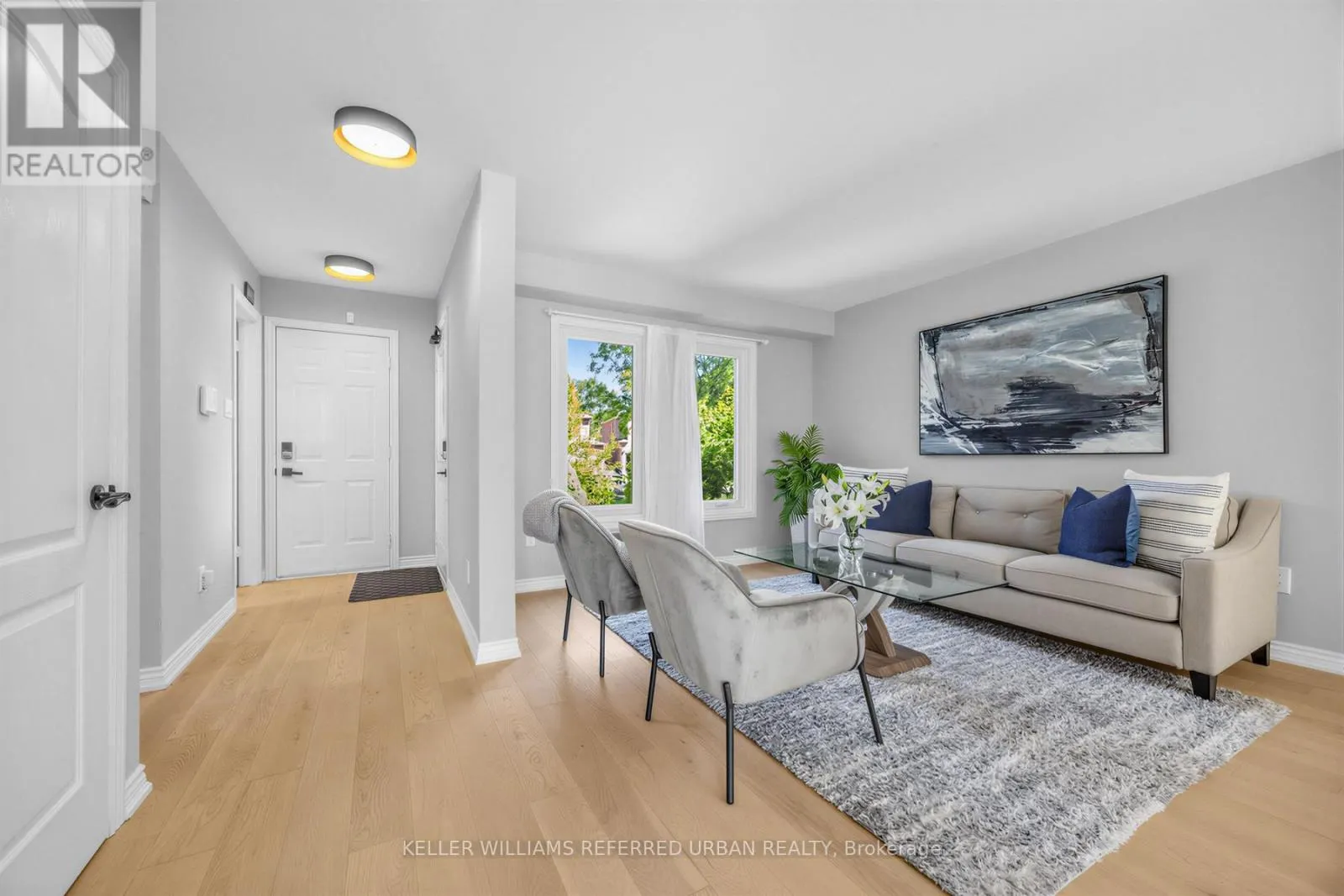 350 PICKERING CRESCENT