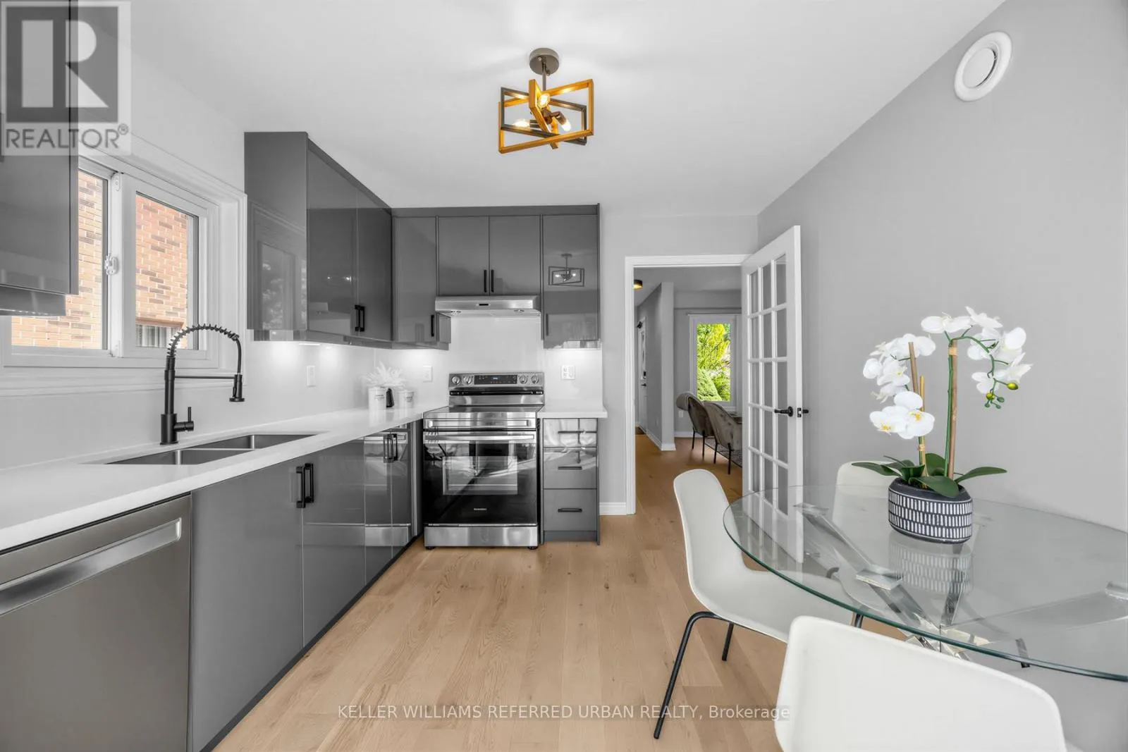 350 PICKERING CRESCENT
