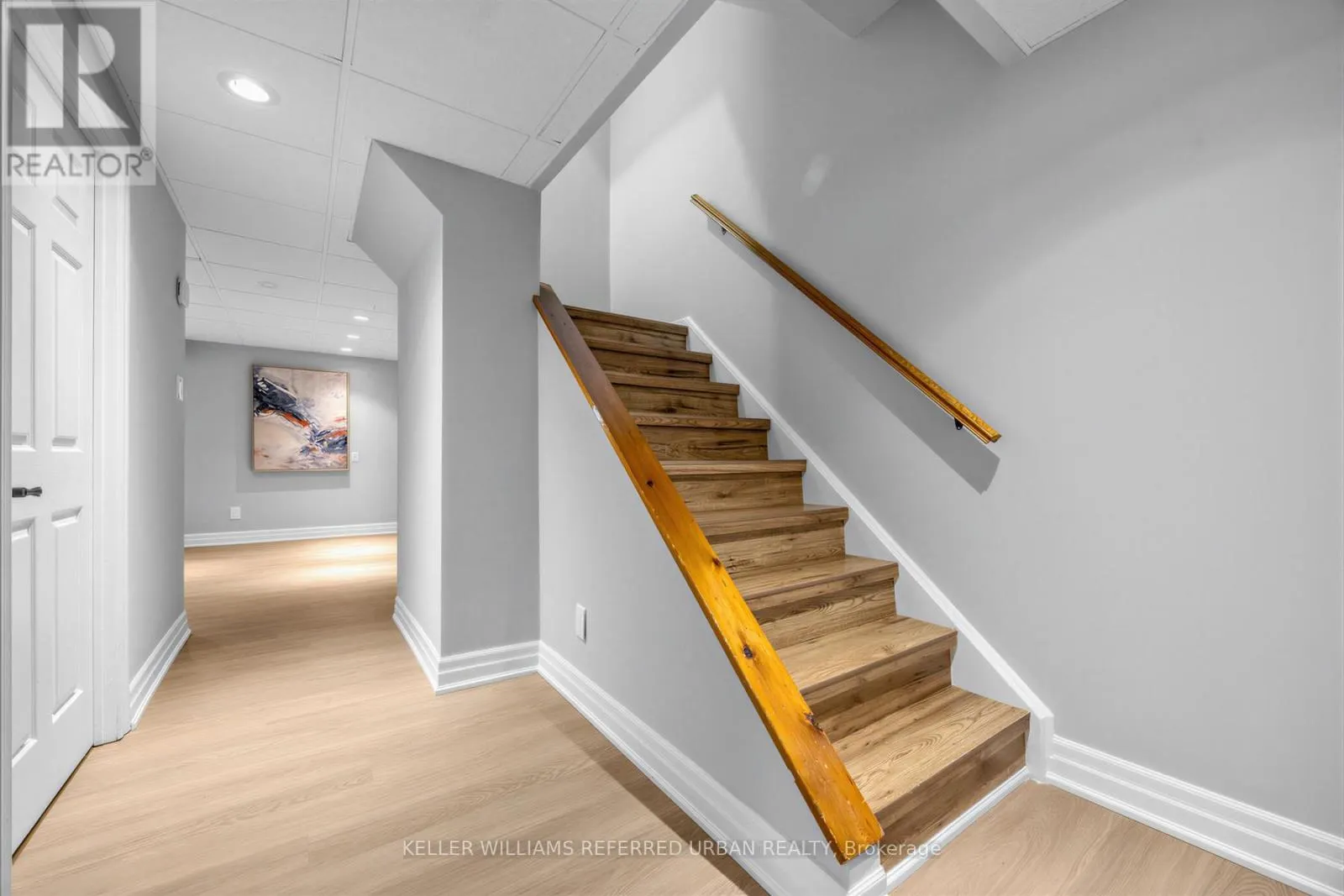 350 PICKERING CRESCENT