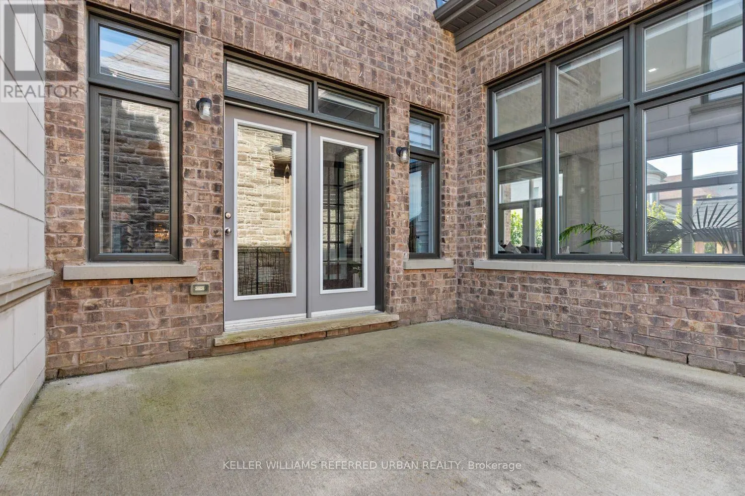 4 BASIL RIDGE COURT