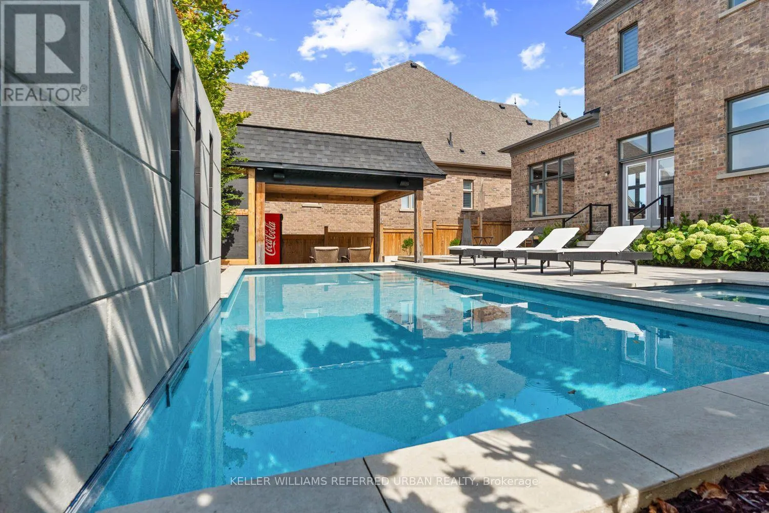 4 BASIL RIDGE COURT