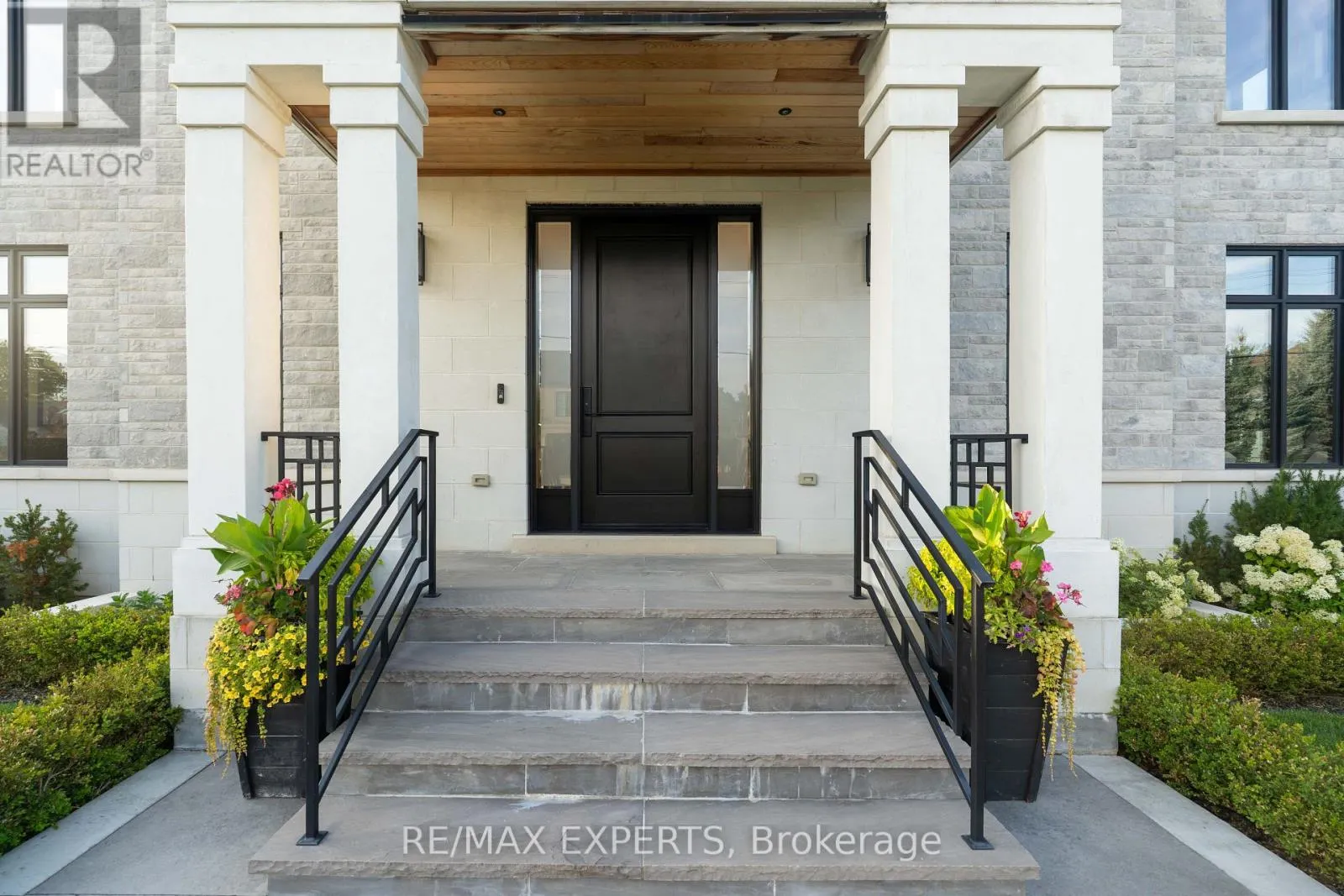 108 HOLLINGSWORTH DRIVE