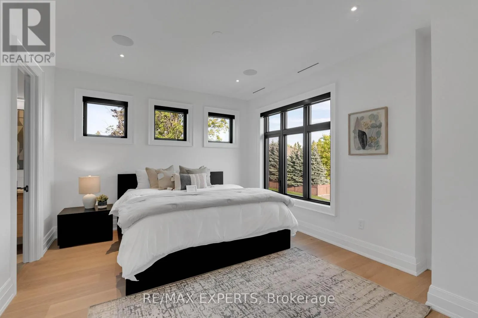108 HOLLINGSWORTH DRIVE