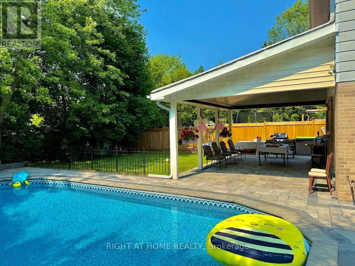 315 ROYWOOD CRESCENT