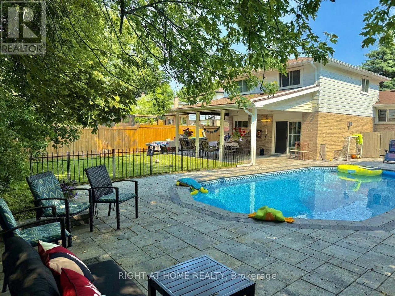 315 ROYWOOD CRESCENT