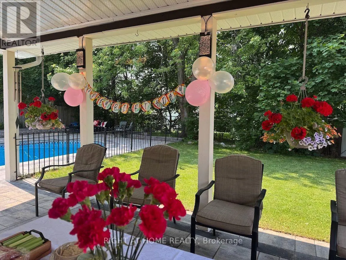 315 ROYWOOD CRESCENT