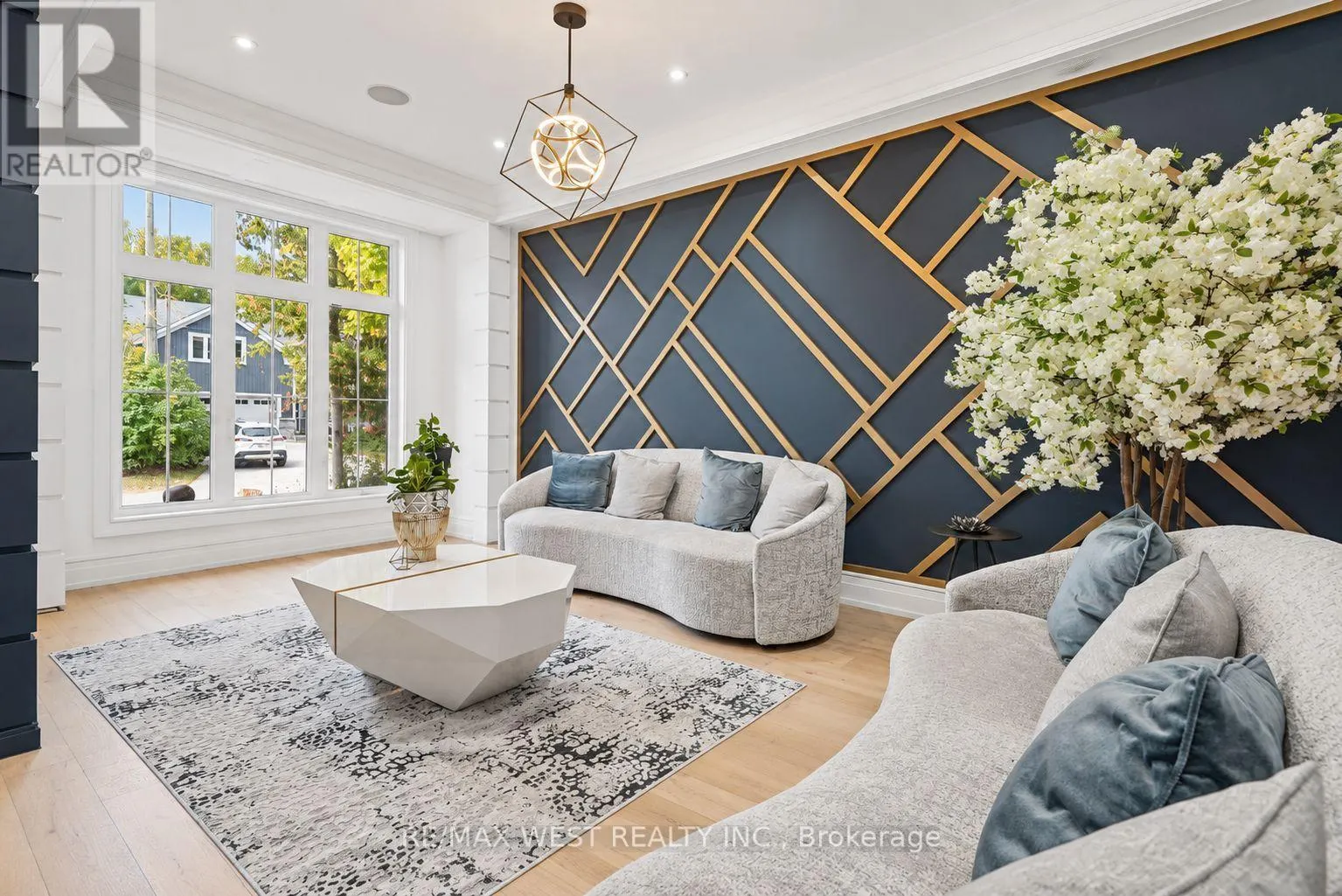 2019 LILAC DRIVE