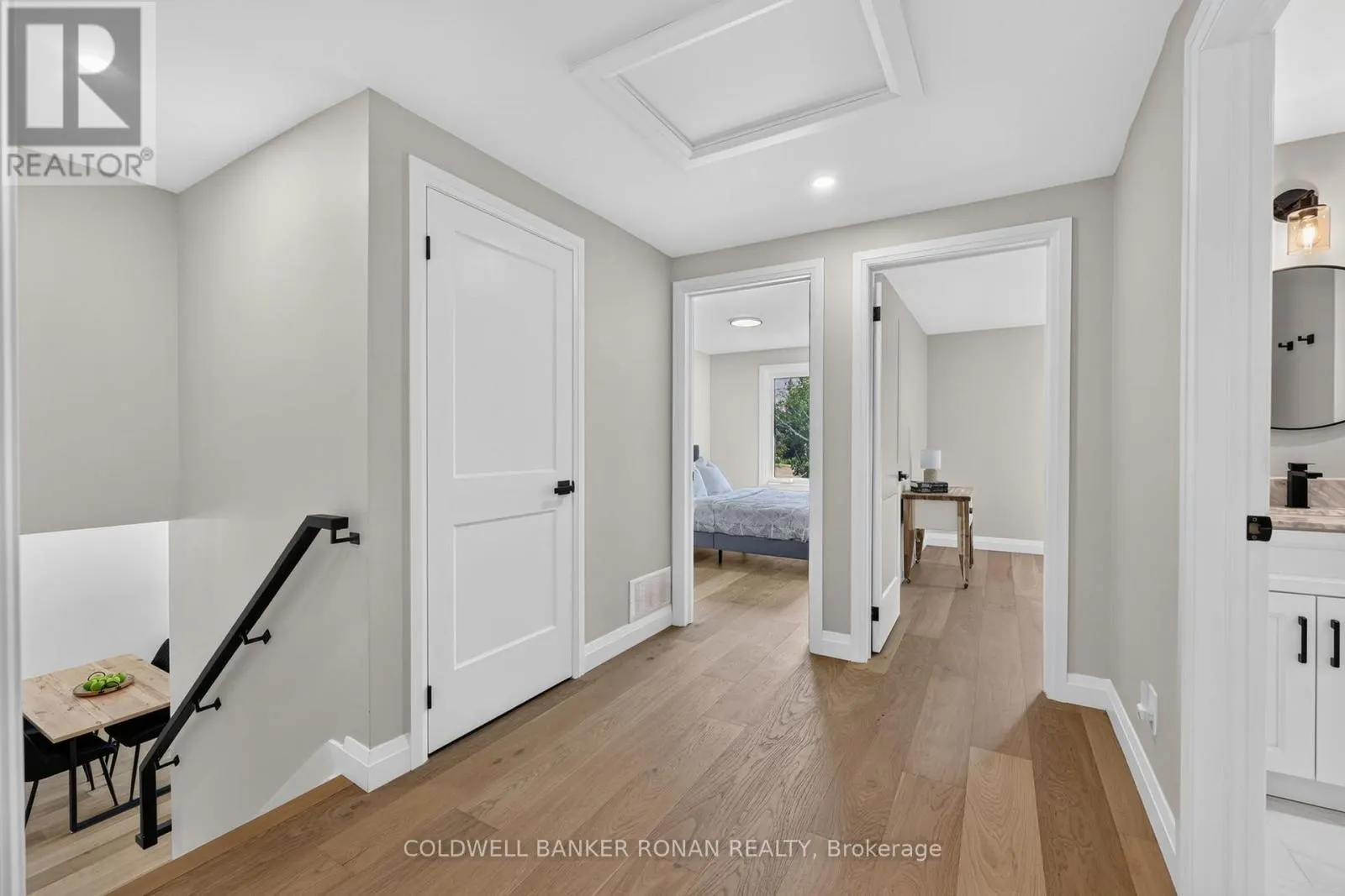 124 KING STREET S