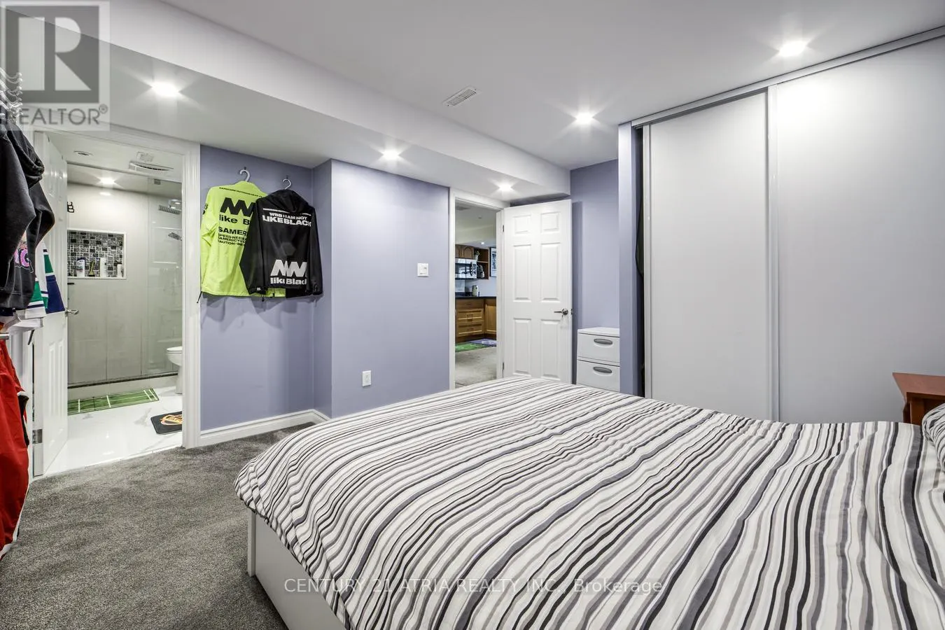 39 CHISWICK CRESCENT