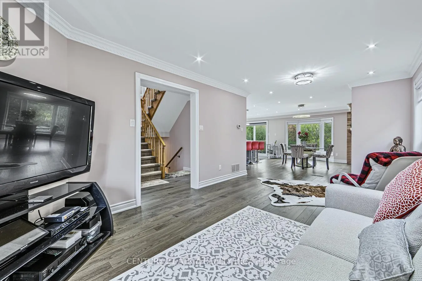 39 CHISWICK CRESCENT