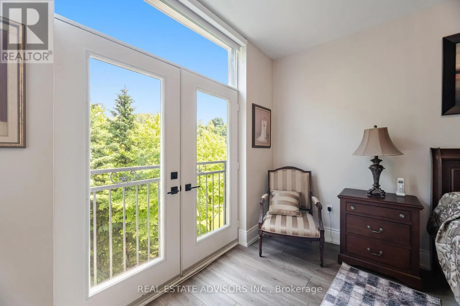 313 - 53 WOODBRIDGE AVENUE