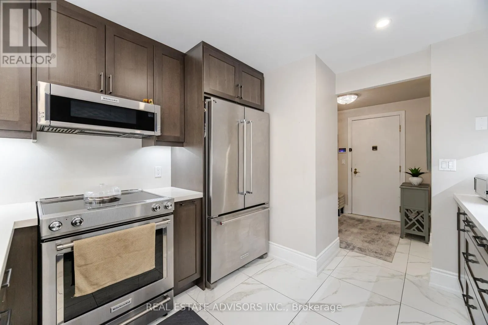 313 - 53 WOODBRIDGE AVENUE
