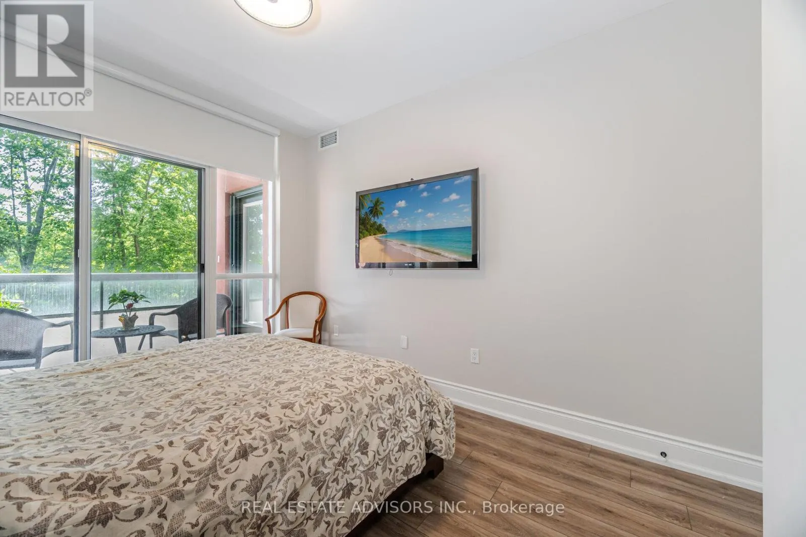 313 - 53 WOODBRIDGE AVENUE