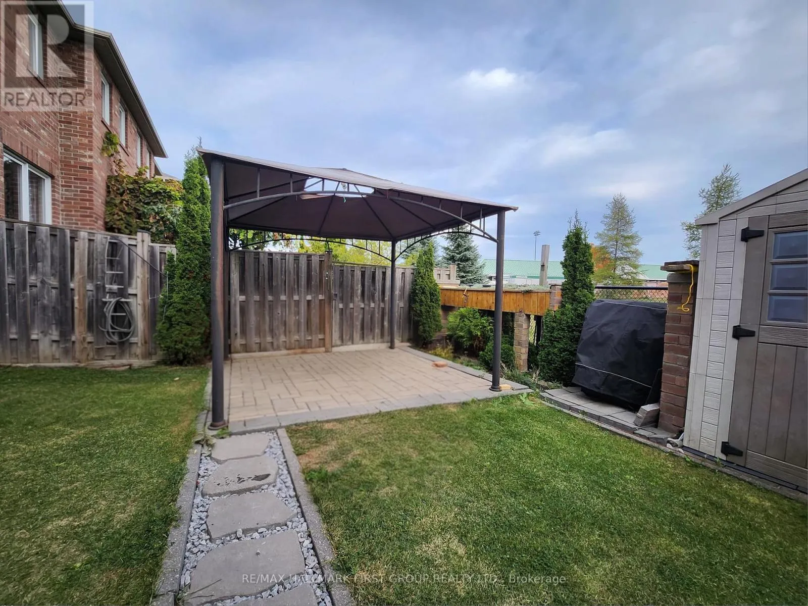 325 ISAAC MURRAY AVENUE