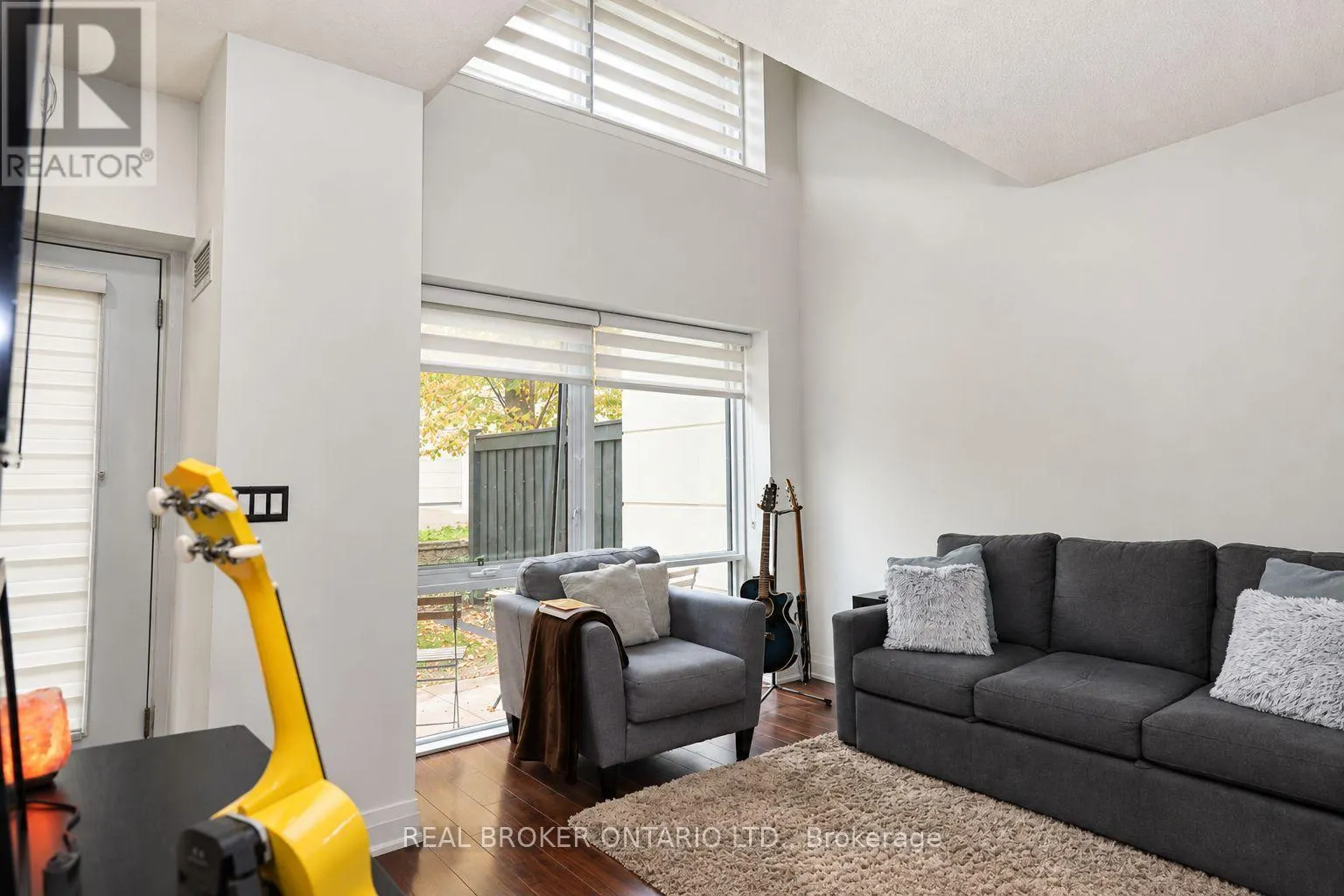 111 - 12 WOODSTREAM BOULEVARD