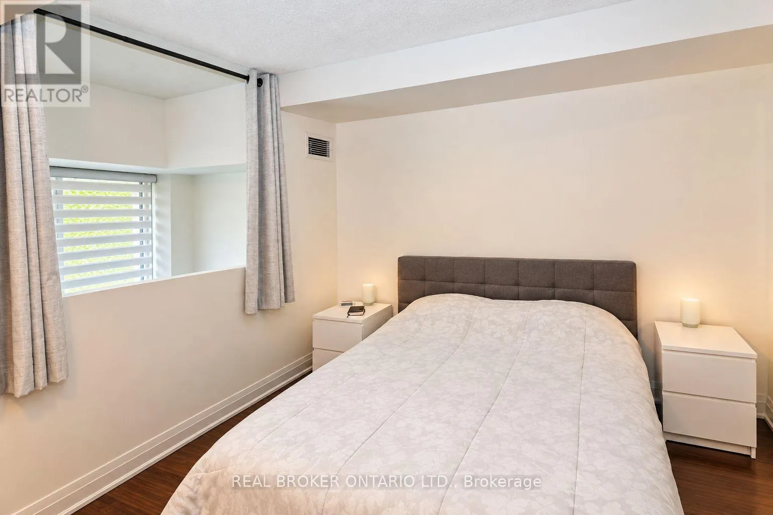 111 - 12 WOODSTREAM BOULEVARD