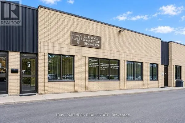 3 - 145 KONRAD CRESCENT