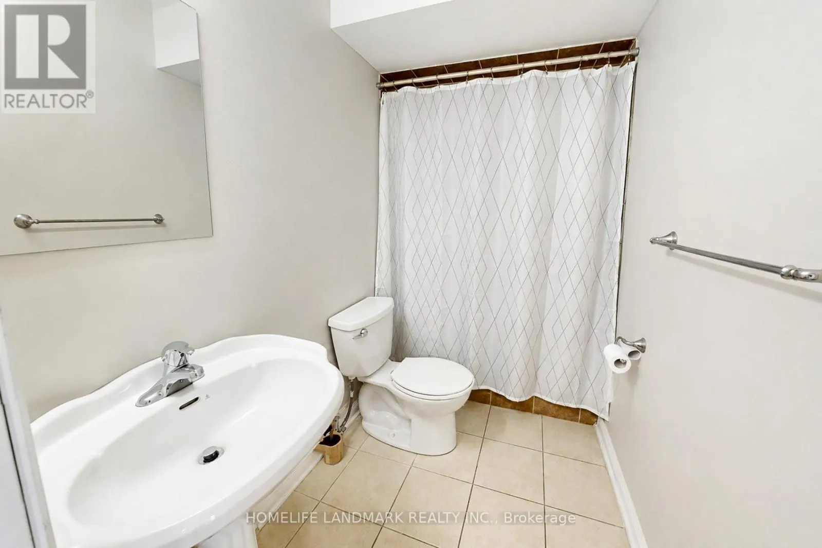 27 - 8900 BATHURST STREET