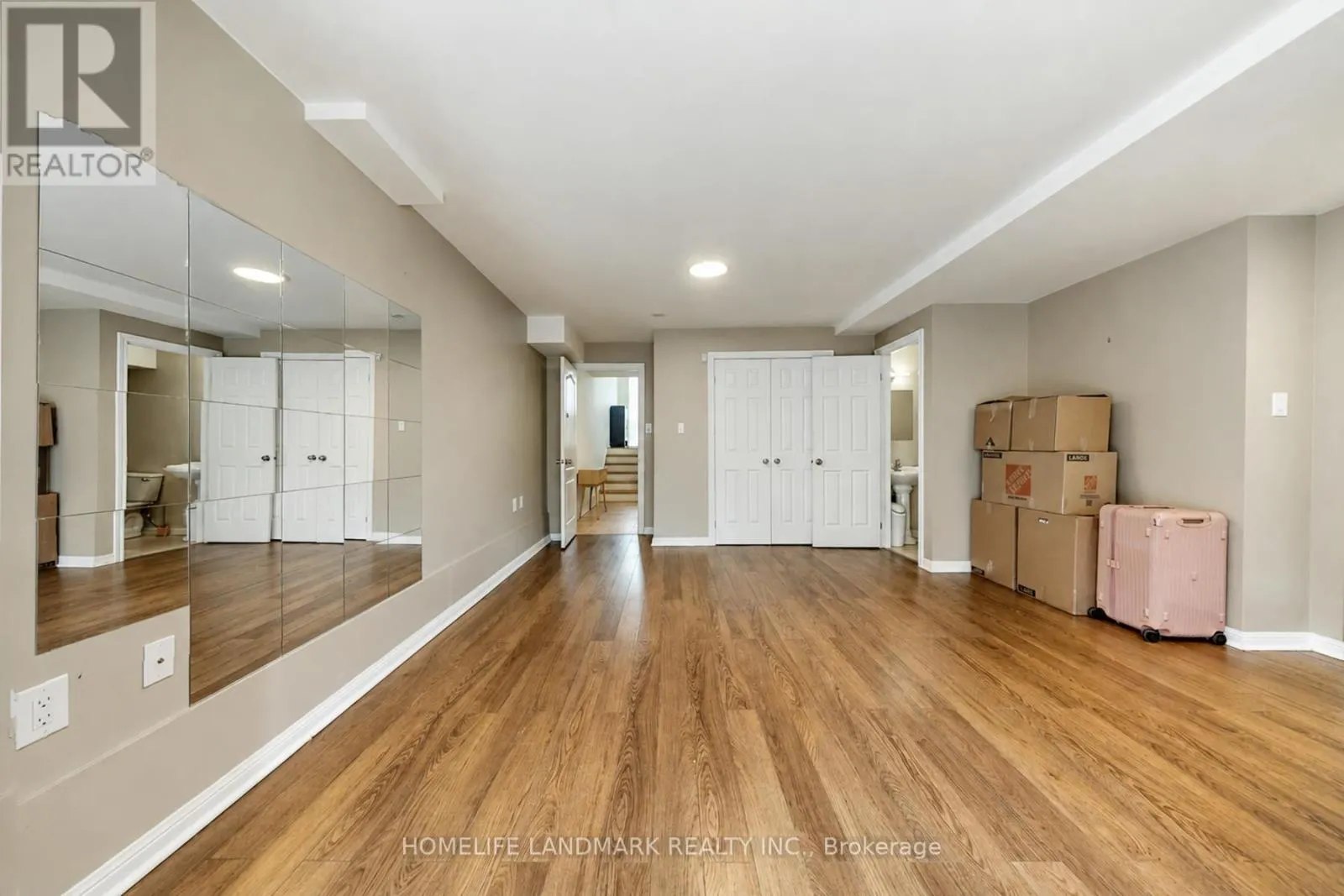 27 - 8900 BATHURST STREET