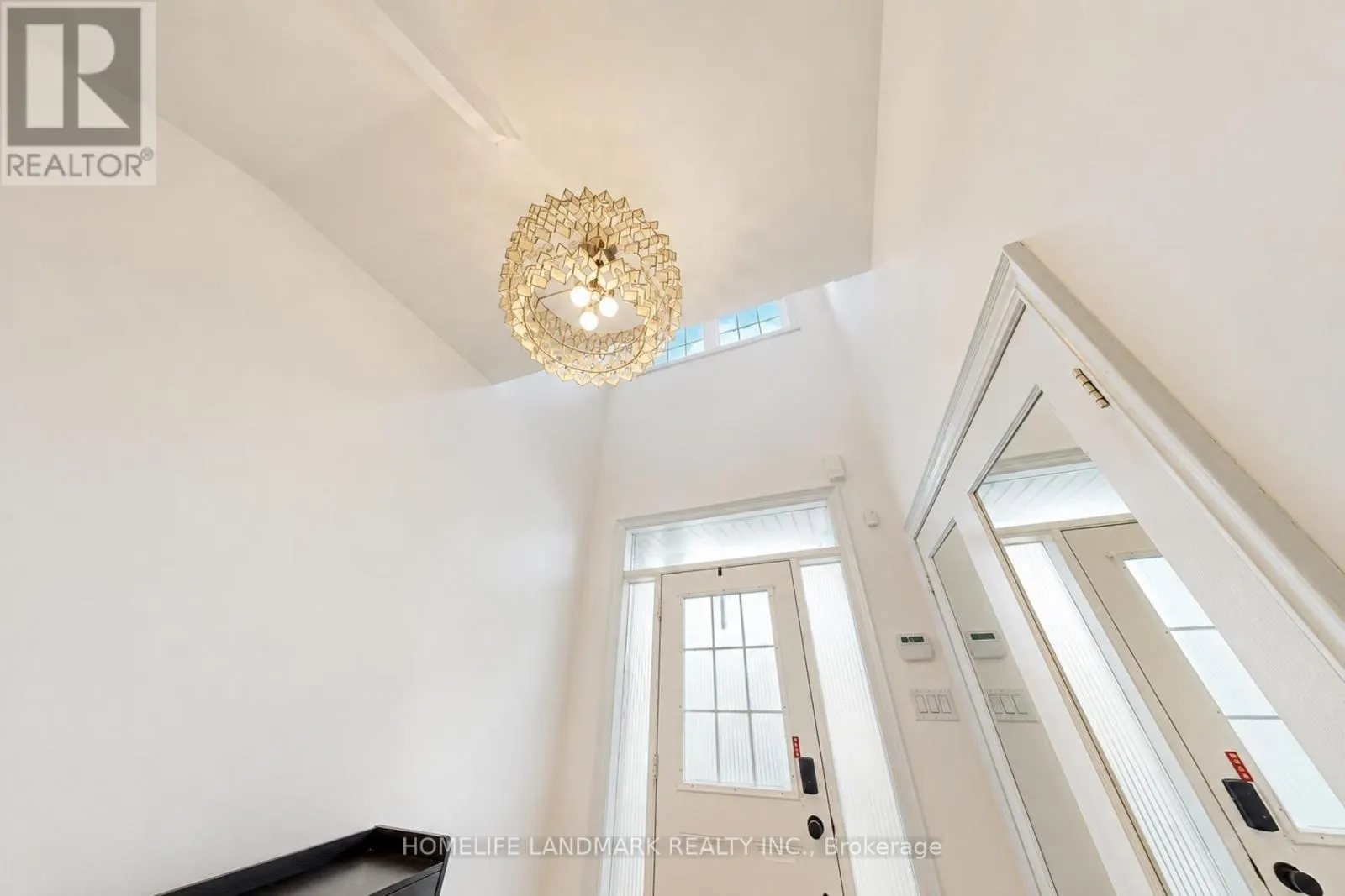 27 - 8900 BATHURST STREET