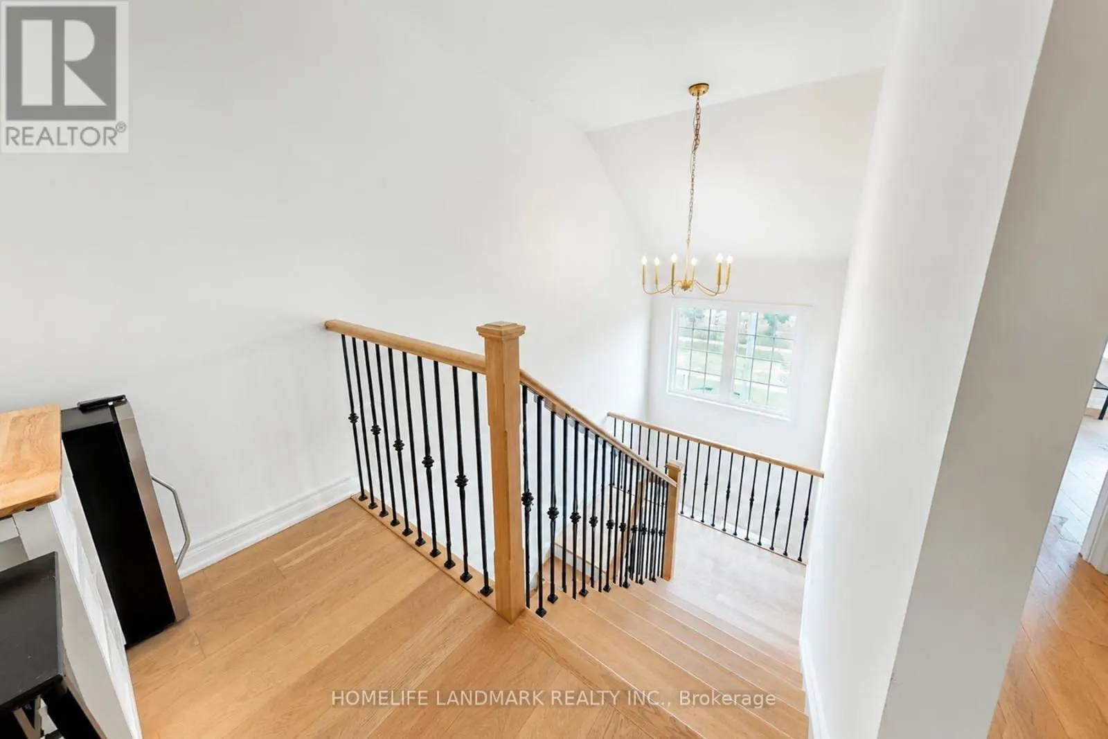 27 - 8900 BATHURST STREET