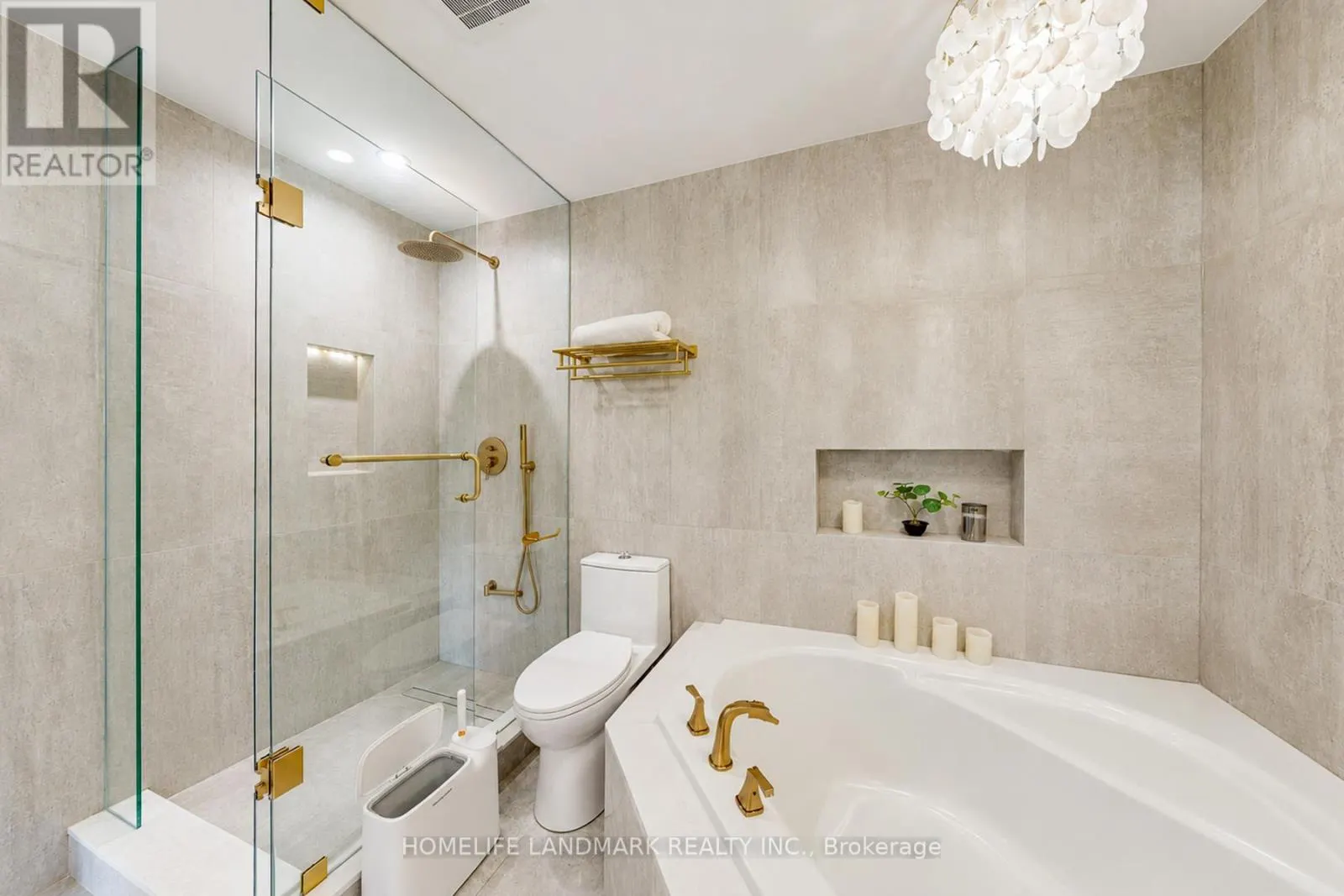 27 - 8900 BATHURST STREET