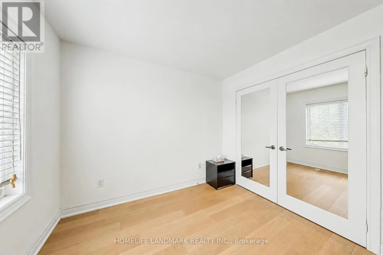27 - 8900 BATHURST STREET