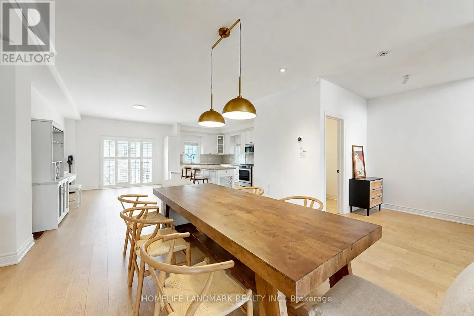 27 - 8900 BATHURST STREET