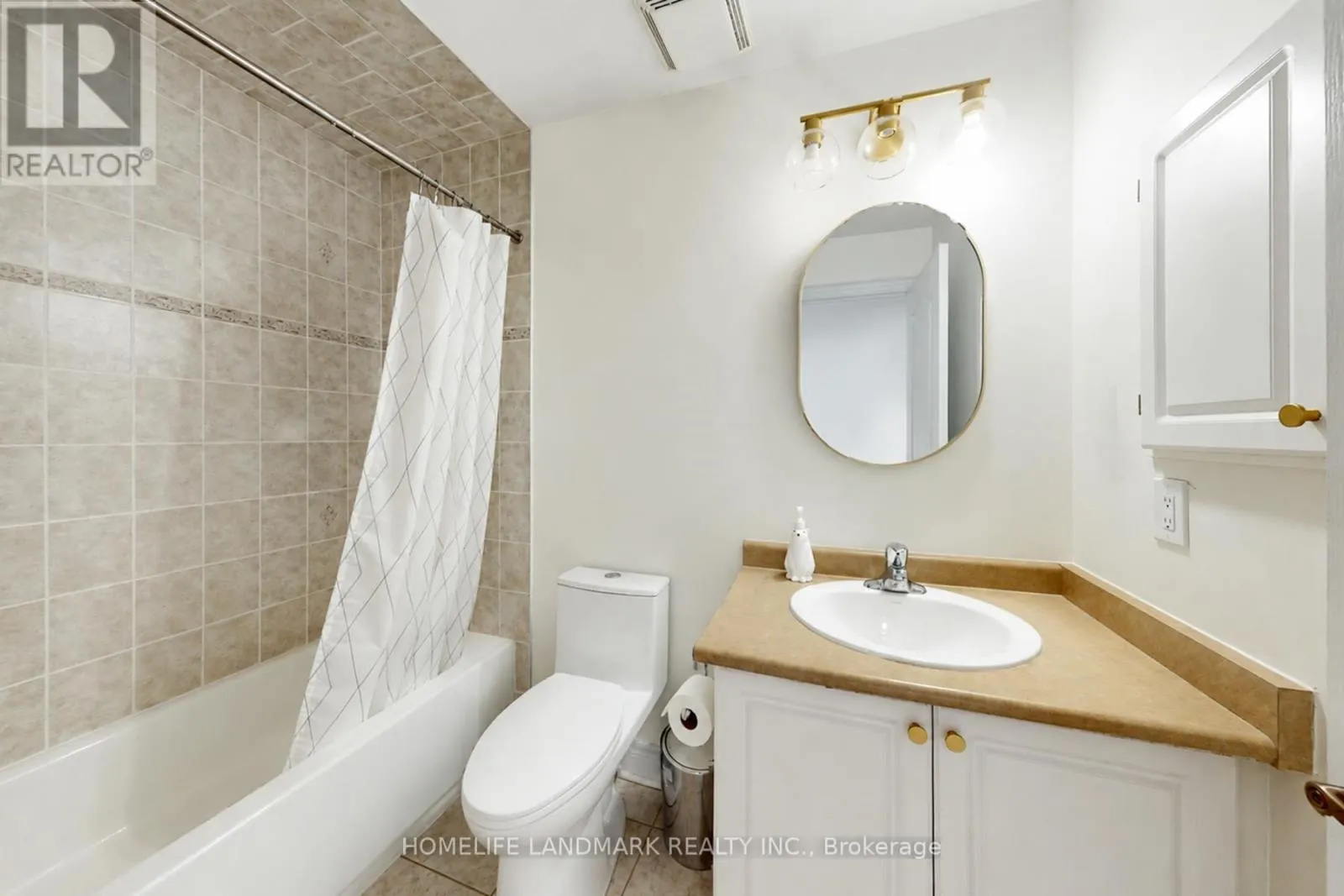 27 - 8900 BATHURST STREET