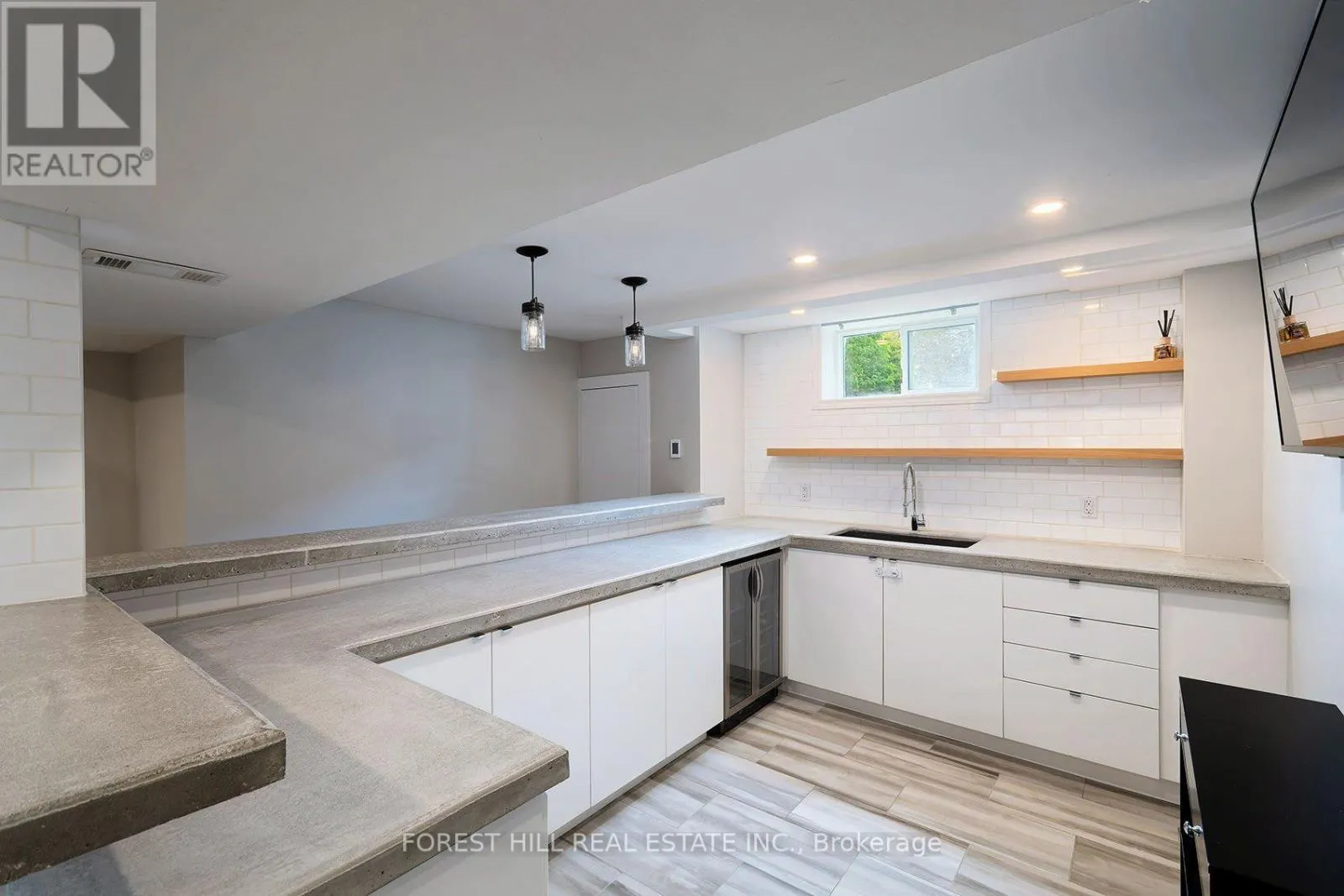 120 CHERRYWOOD DRIVE