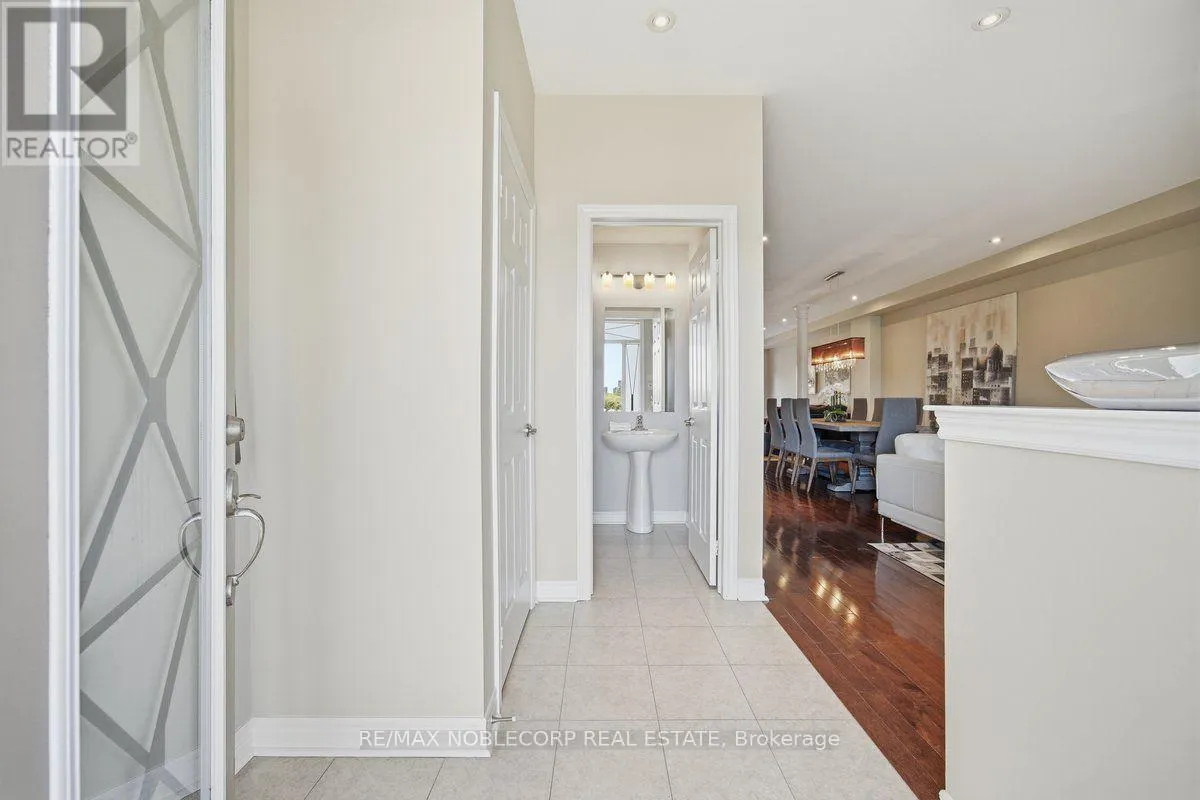 37 - 8900 BATHURST STREET