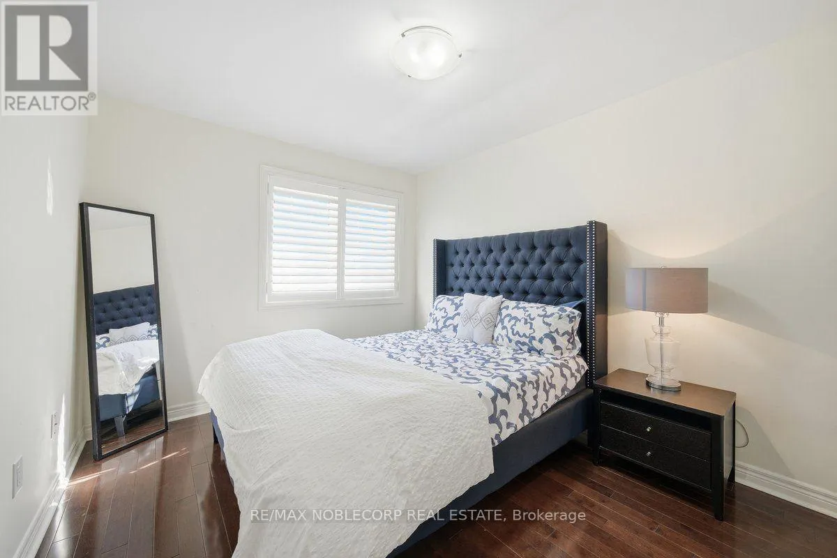 37 - 8900 BATHURST STREET