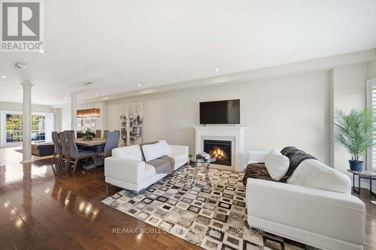 37 - 8900 BATHURST STREET