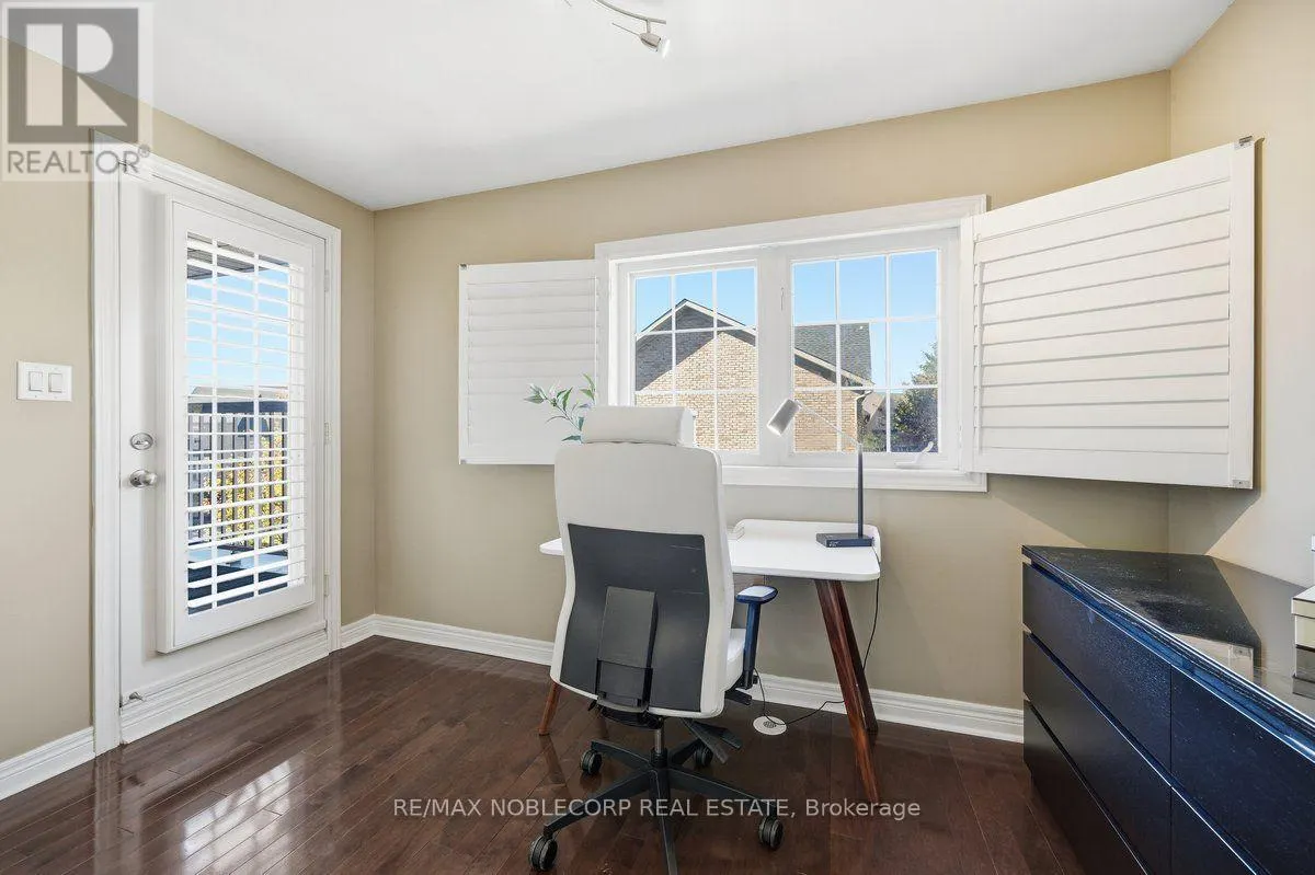 37 - 8900 BATHURST STREET