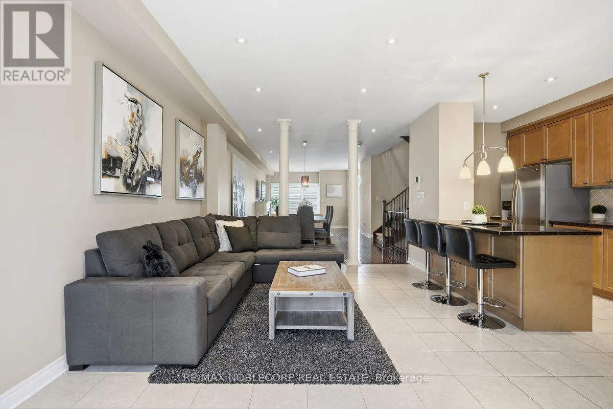 37 - 8900 BATHURST STREET