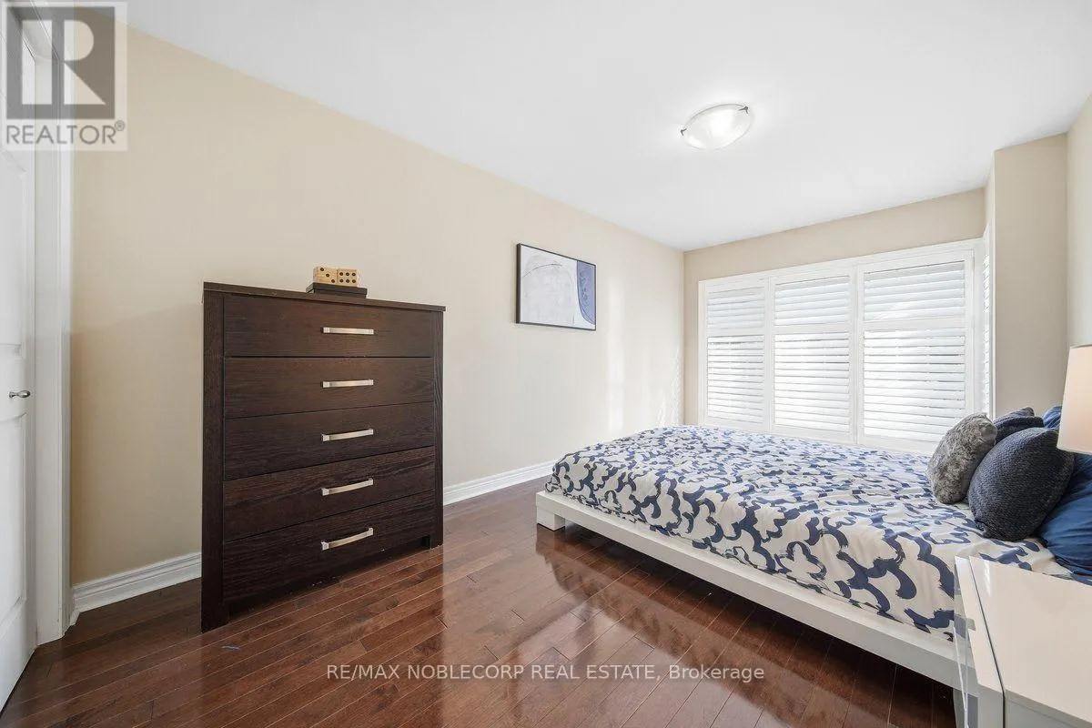 37 - 8900 BATHURST STREET
