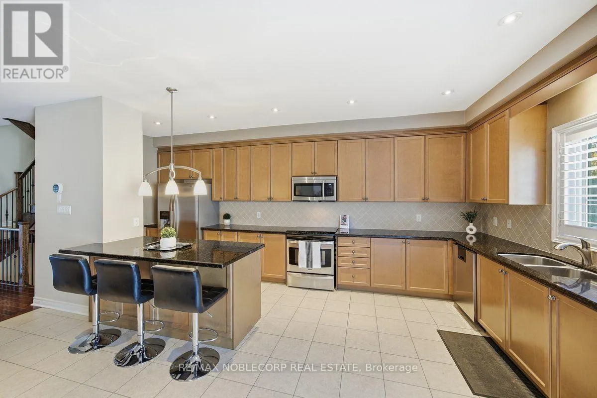 37 - 8900 BATHURST STREET