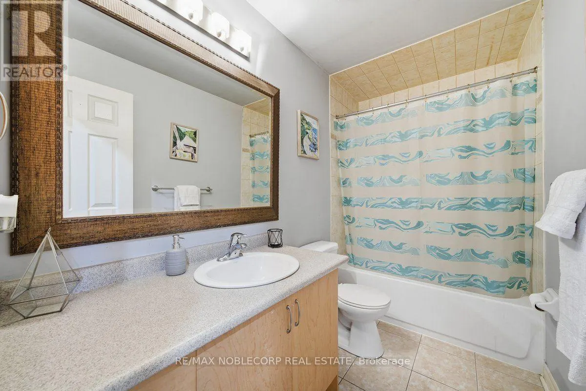 37 - 8900 BATHURST STREET