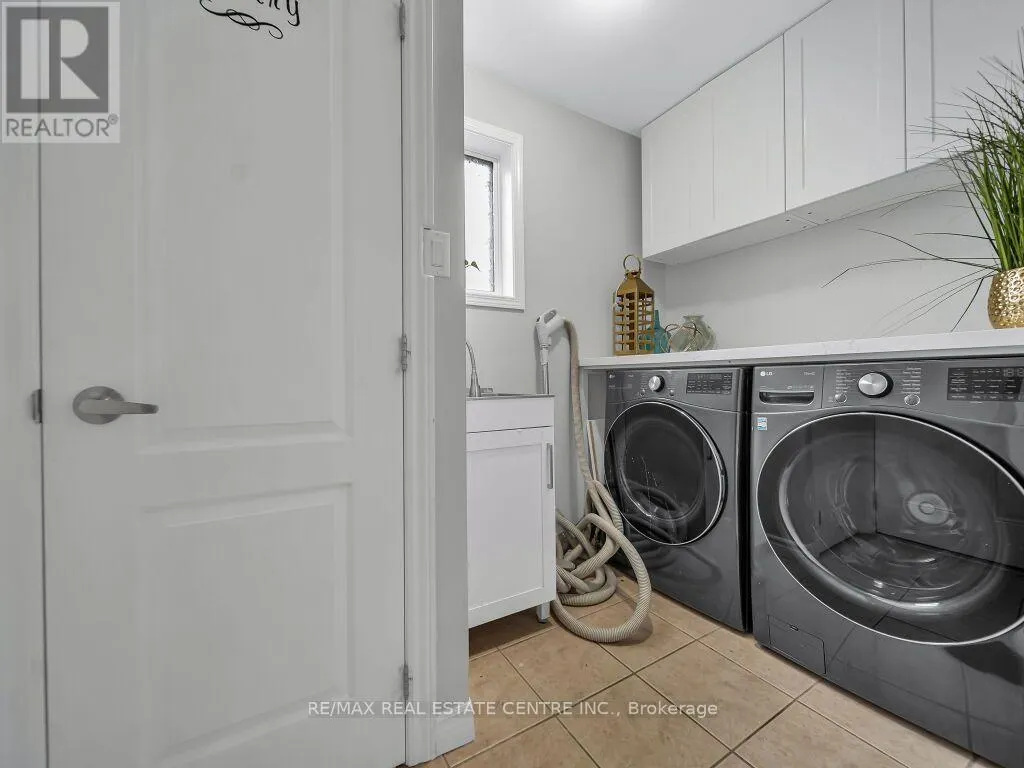 1244 LAURAND STREET