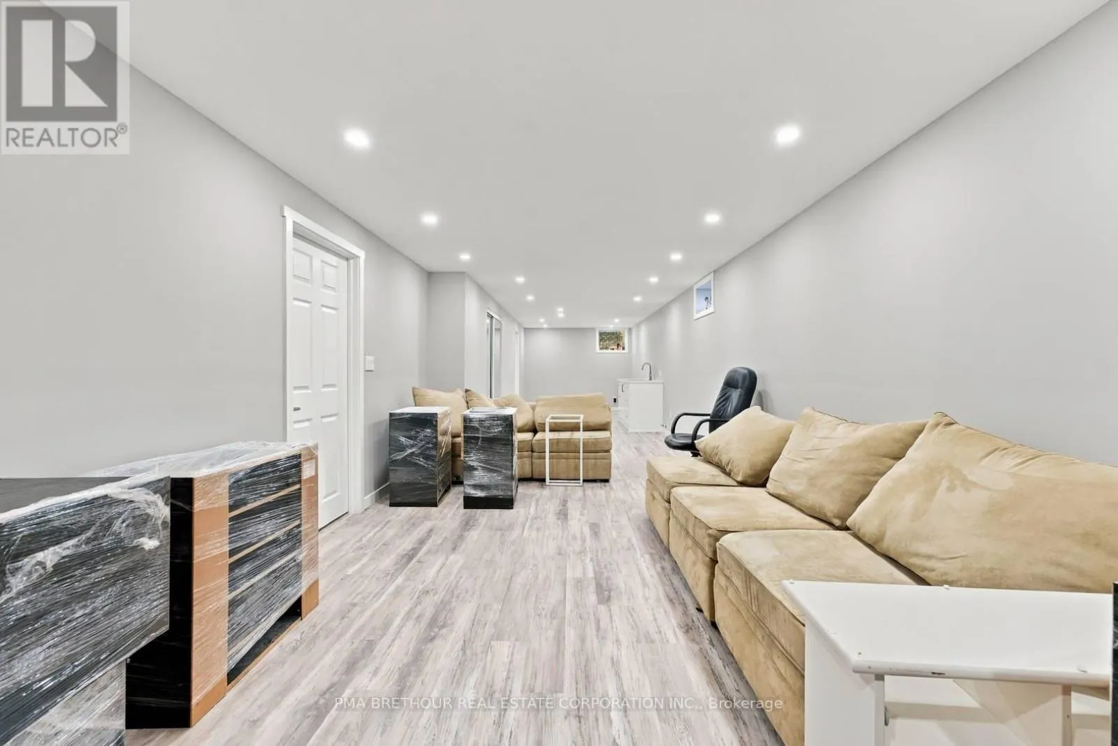 18 DEERGLEN TERRACE