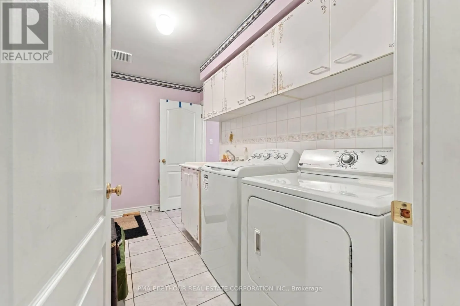 18 DEERGLEN TERRACE