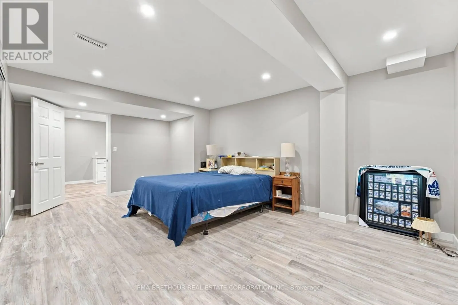 18 DEERGLEN TERRACE
