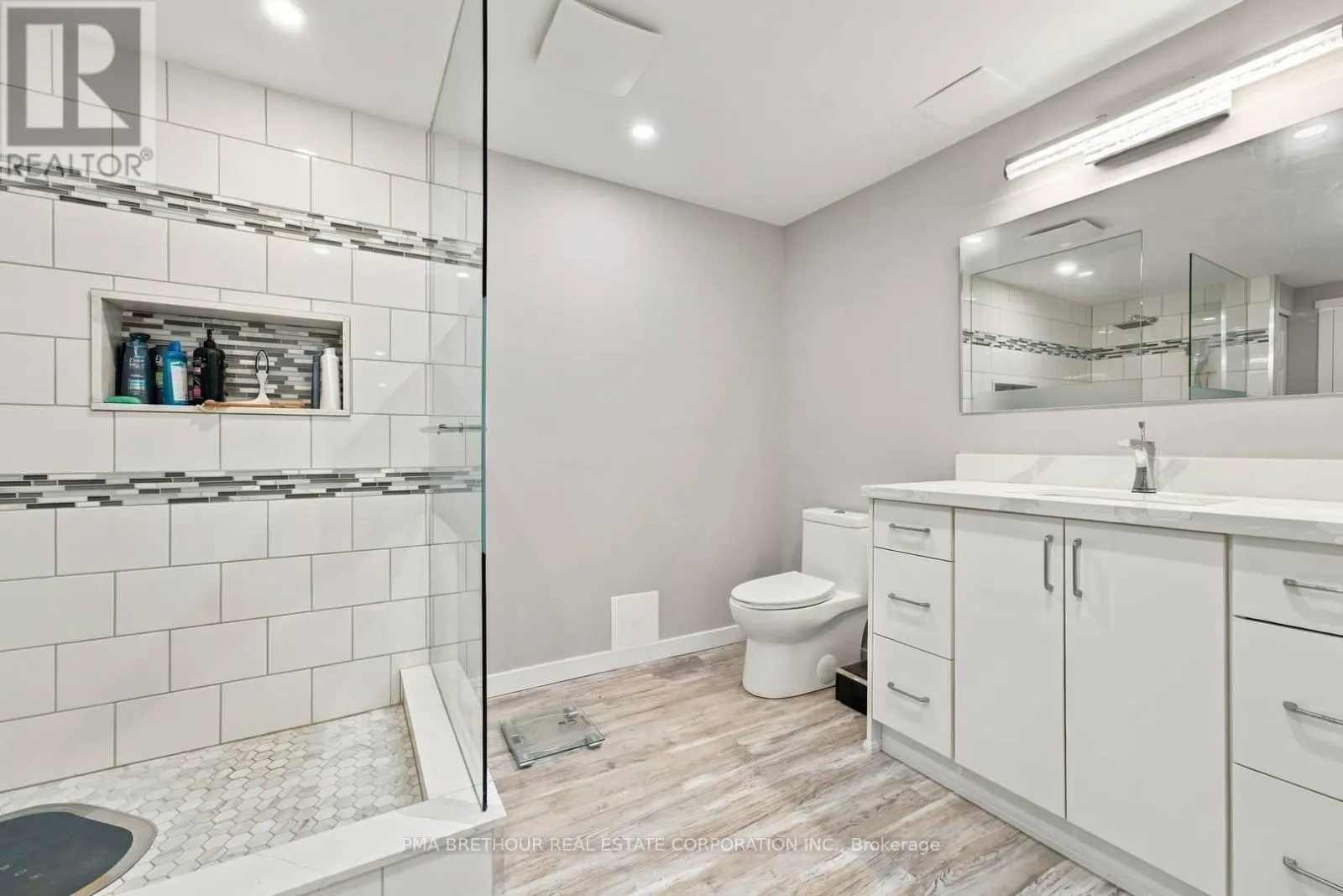 18 DEERGLEN TERRACE