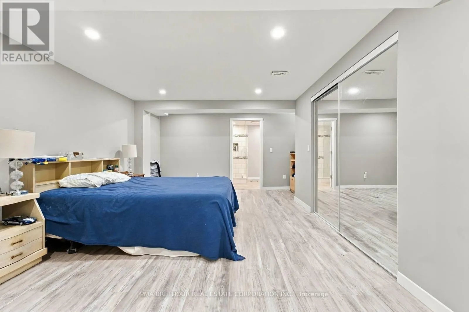 18 DEERGLEN TERRACE
