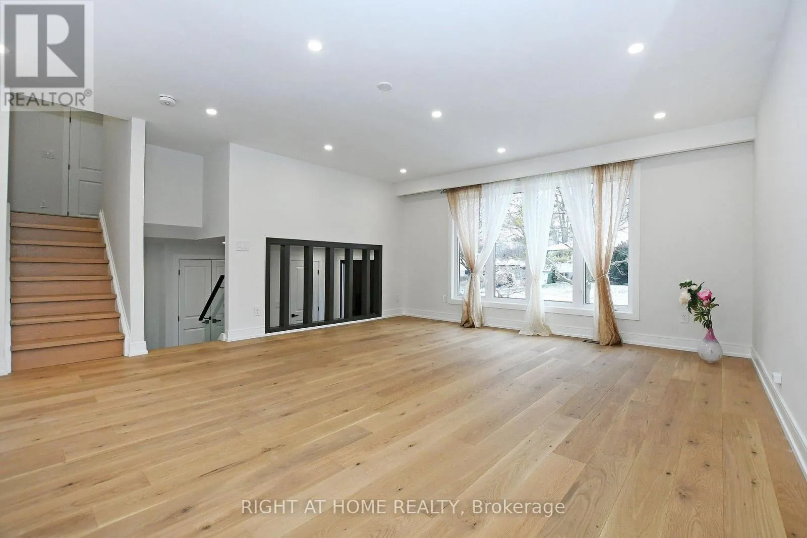8 HILL DRIVE