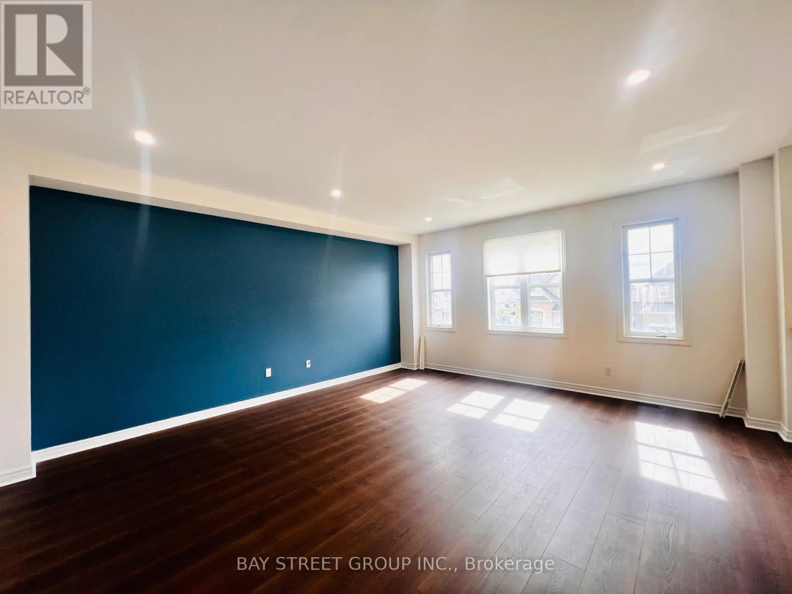 81 SUTCLIFFE WAY
