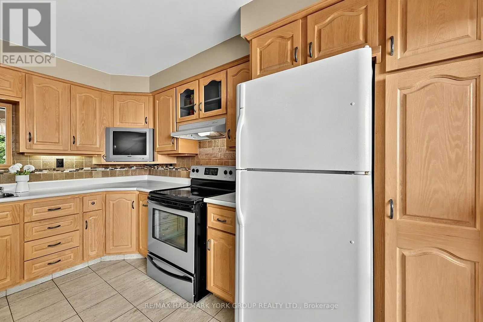 80 FAIRWAY DRIVE