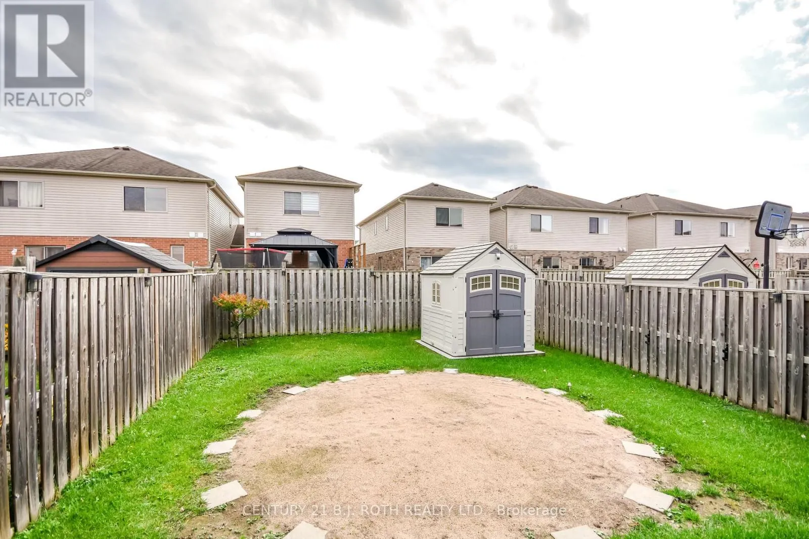 114 STONEMOUNT CRESCENT