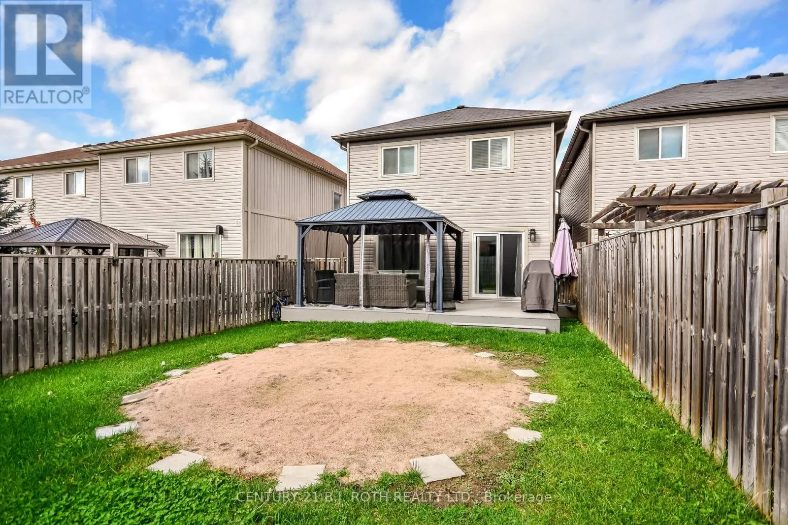 114 STONEMOUNT CRESCENT